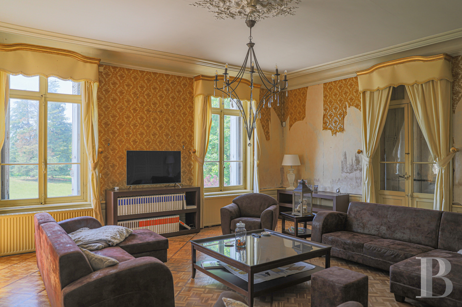 A 19th century chateau and surrounding park available for film projects in Saône-et-Loire, in the south of Morvan - photo  n°13